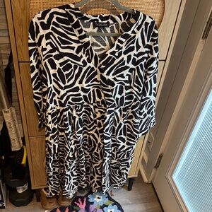 Rachel Zoe Black and White Long Sleeve Dress